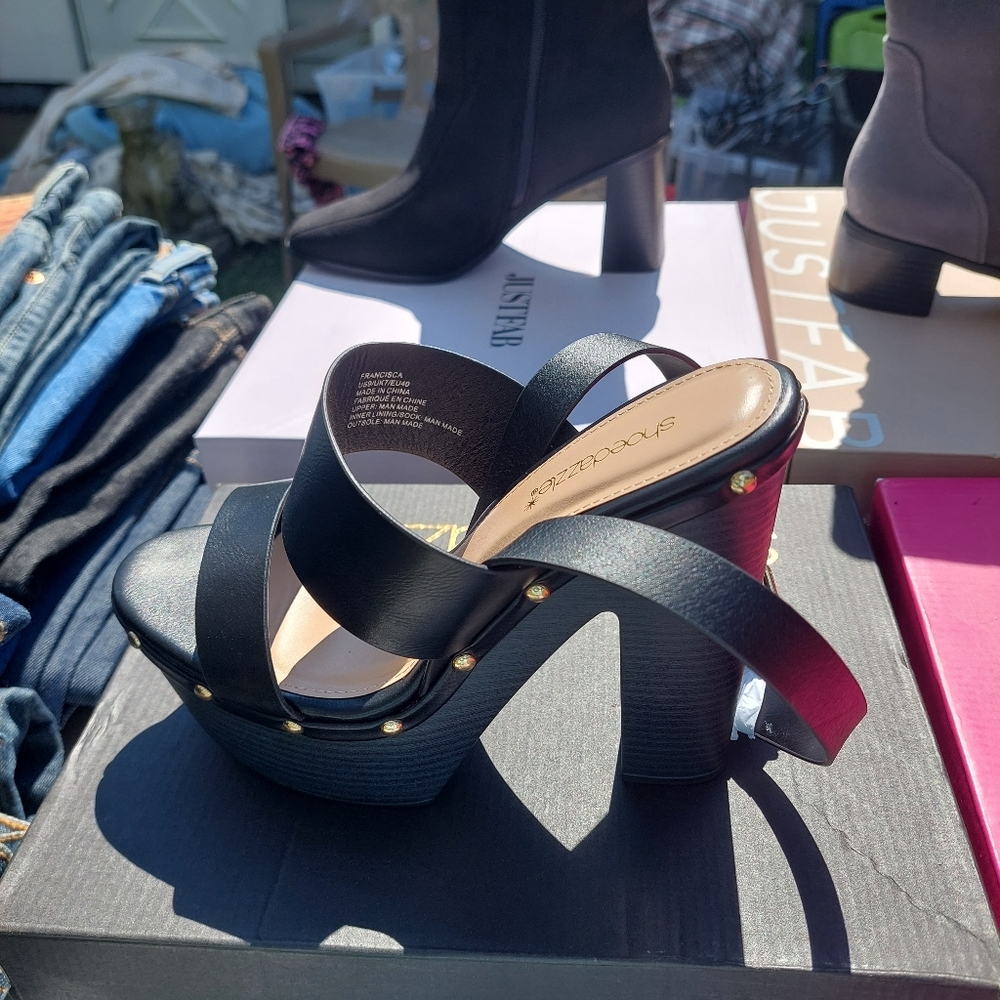 NWT NIB WOMENS SANDAL TYPE HEEL